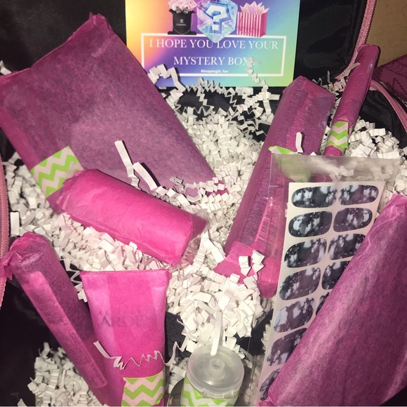 NEW 💞 LUXURY Cosmetic Beauty Mystery Box Sephora & MAC Palette Gift & FR… - Picture 2 of 5